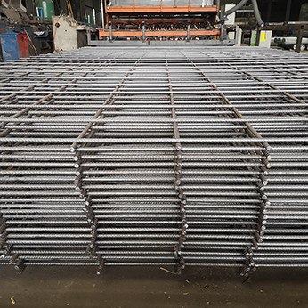 鋼筋網(wǎng)片(圖4)